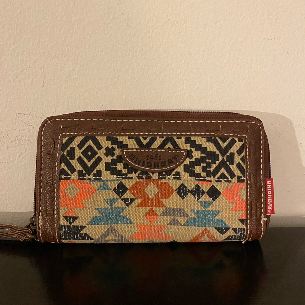 Women’s Unionbay Aztec Wallet